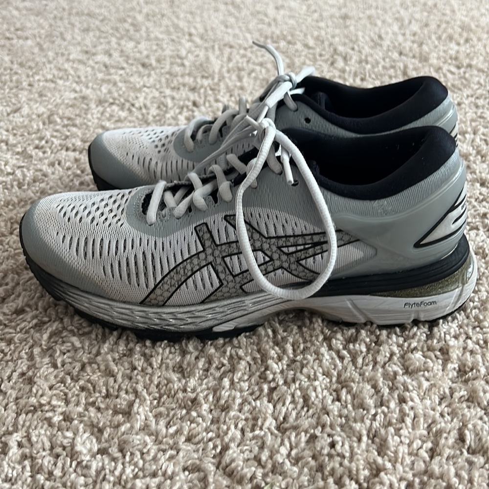 Good used condition size 6.5M ASIC Gel Kayano 25 sneakers
